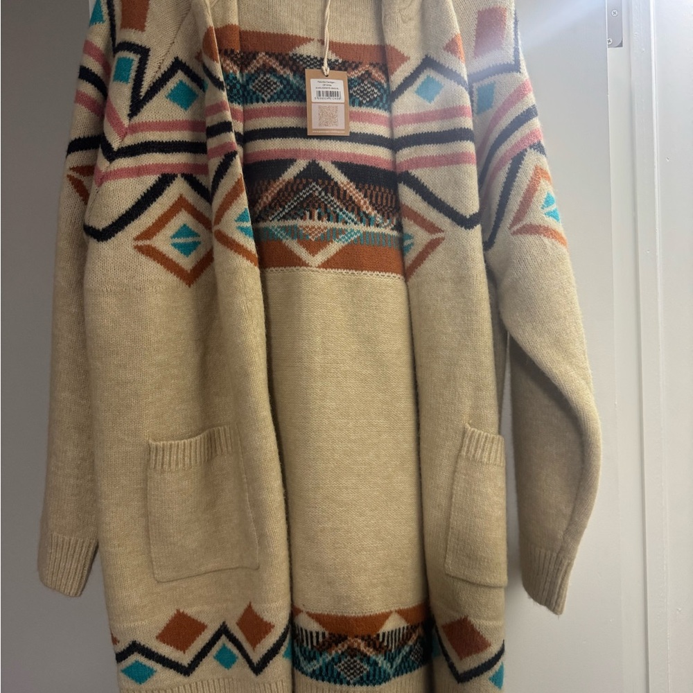 Stylish Beige Hooded Cardigan with Geometric Patterns